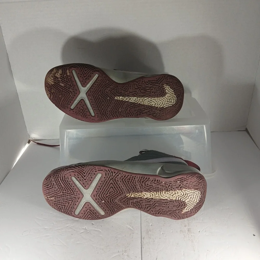 Nike Team Hustle D‎ 10 6Y Grey Red Basketball Shoes CW6735-007 Athletic Sneakers
